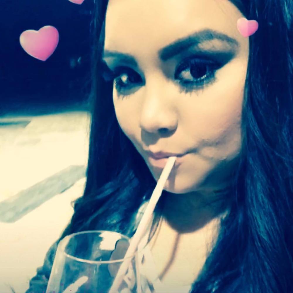 Meet your Posher, Claudia